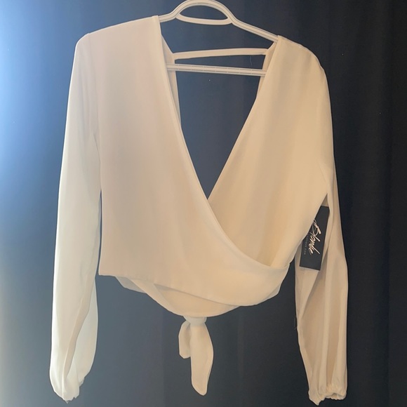 White tie back crop with balloon sleeves - Picture 2 of 3